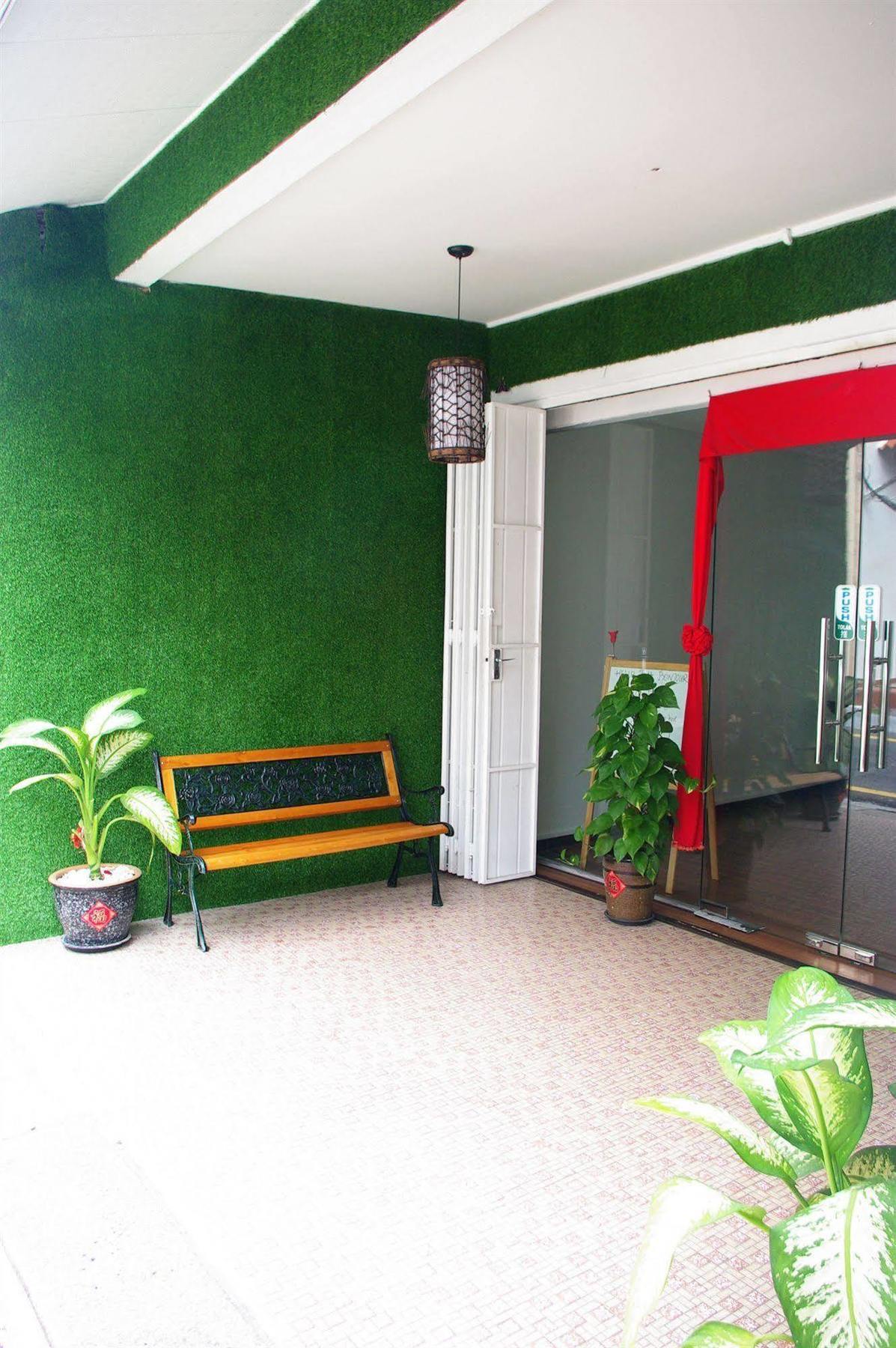 Vinz Hotel Malacca Exterior photo